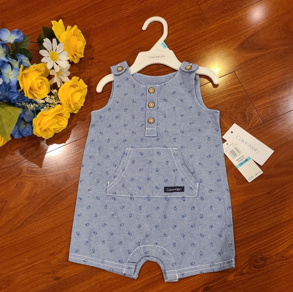 Calvin Klein News Born Bodysuit Size 6-9 months